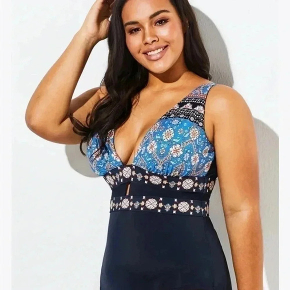 Meet Curve One piece - Picture 2 of 5